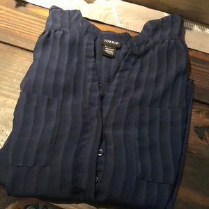 Torrids long sleeve, button up navy blouse size 00